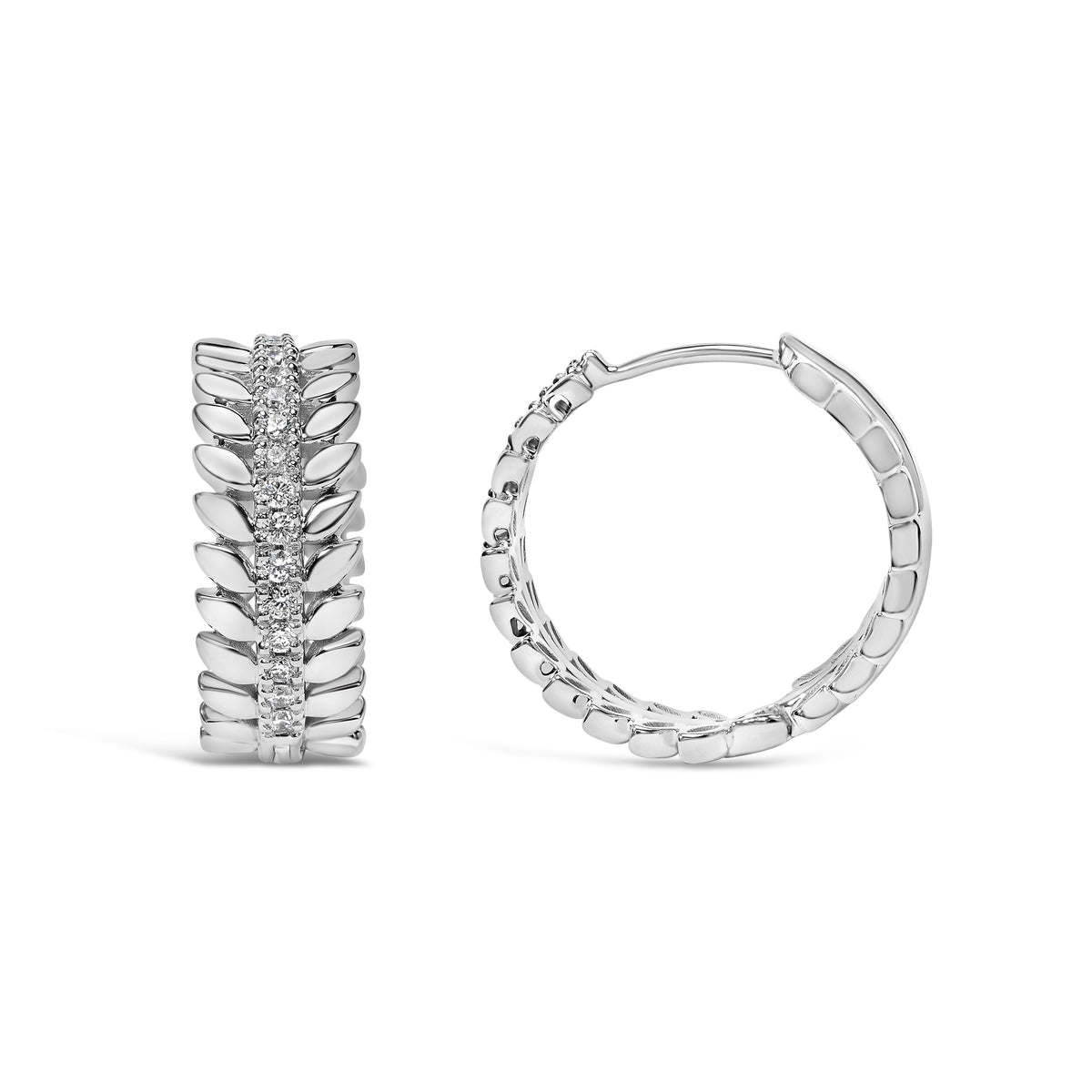 Pendientes de aro de oro blanco de 14 quilates con diamantes de laboratorio de 1/4 qt. en forma de corona de hojas (color F-G, claridad VS1-VS2)