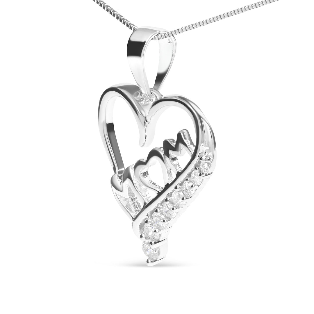 Collar con colgante de plata de ley .925 con diamantes de 1/4 qt. "Mamá" y corazón calado de 18" (color I-J, claridad I2-I3)