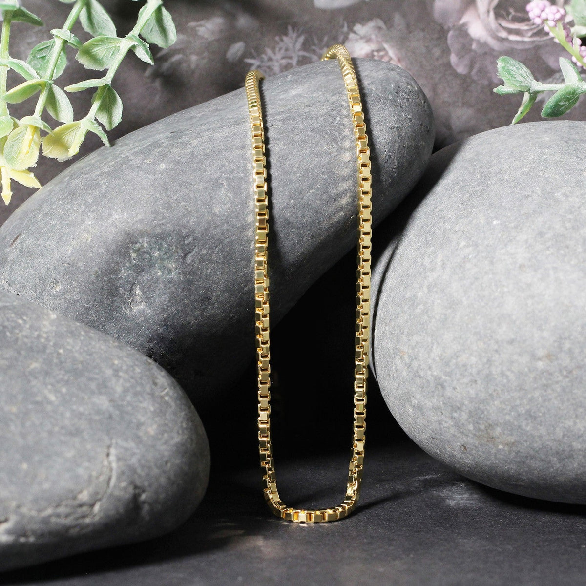 Cadena estilo Box semimaciza de oro amarillo de 14k y 2.0mm
