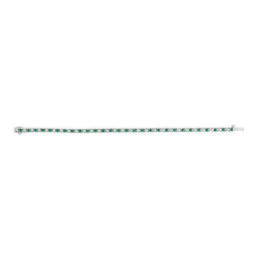 Photo of {{ product.title | truncate: 80, '' | escape }}