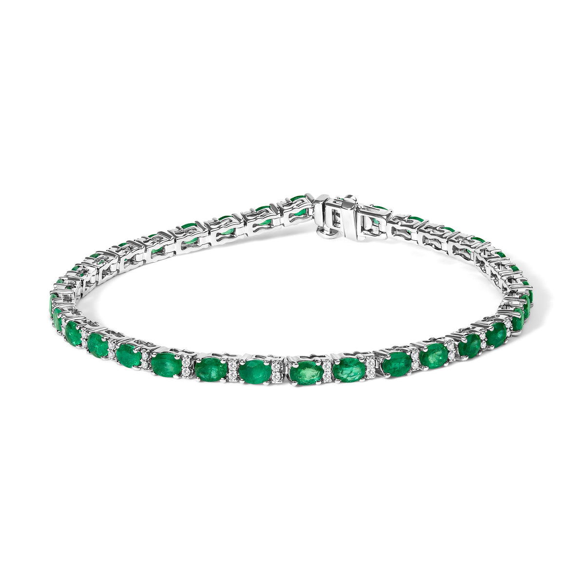 Pulsera de tenis de oro blanco de 14 quilates con esmeraldas verdes ovaladas y diamantes alternados