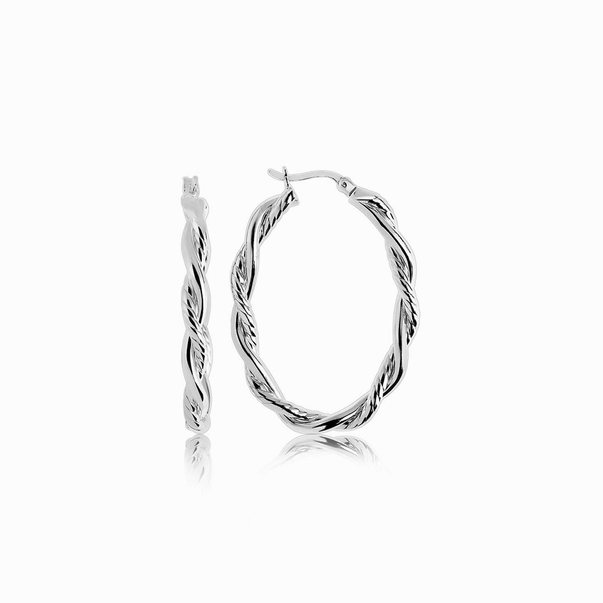 Aretes de aro ovalados de plata de ley con corte de diamante trenzado