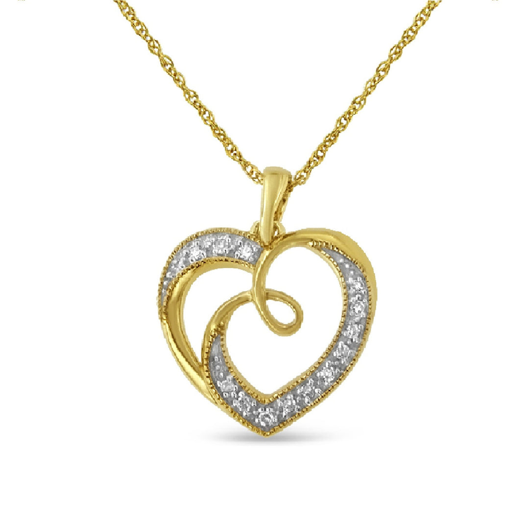 Collar con dije de cinta y corazón en plata de ley .925 chapada en oro amarillo de 14K con acento de diamante de 18" (color H-I, claridad I2-I3)