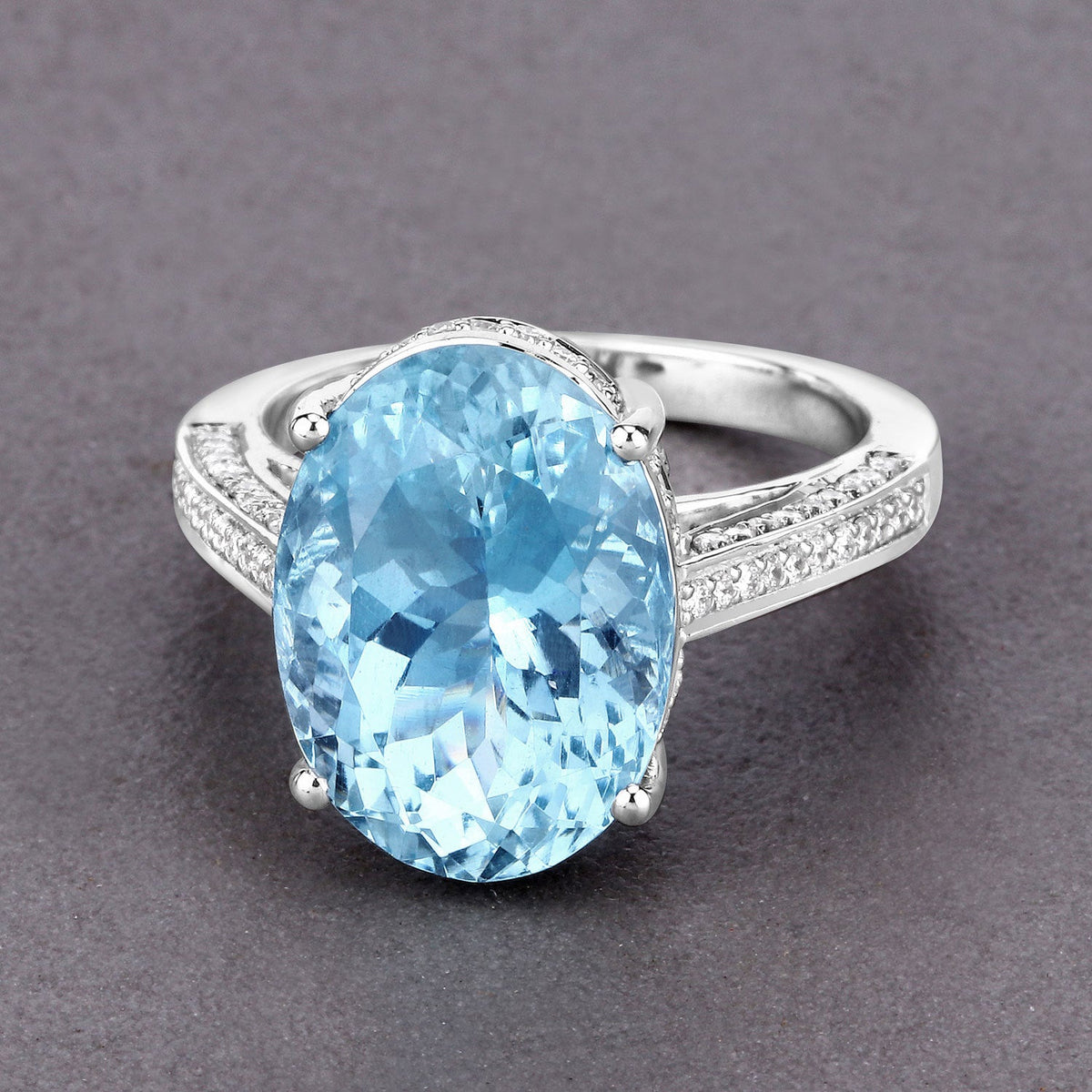Anillo de oro blanco de 14K con aguamarina genuina de 8.84 quilates y diamantes blancos