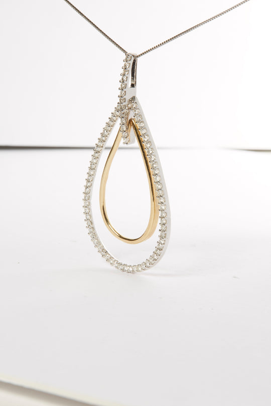Photo of {{ product.title | truncate: 80, '' | escape }}