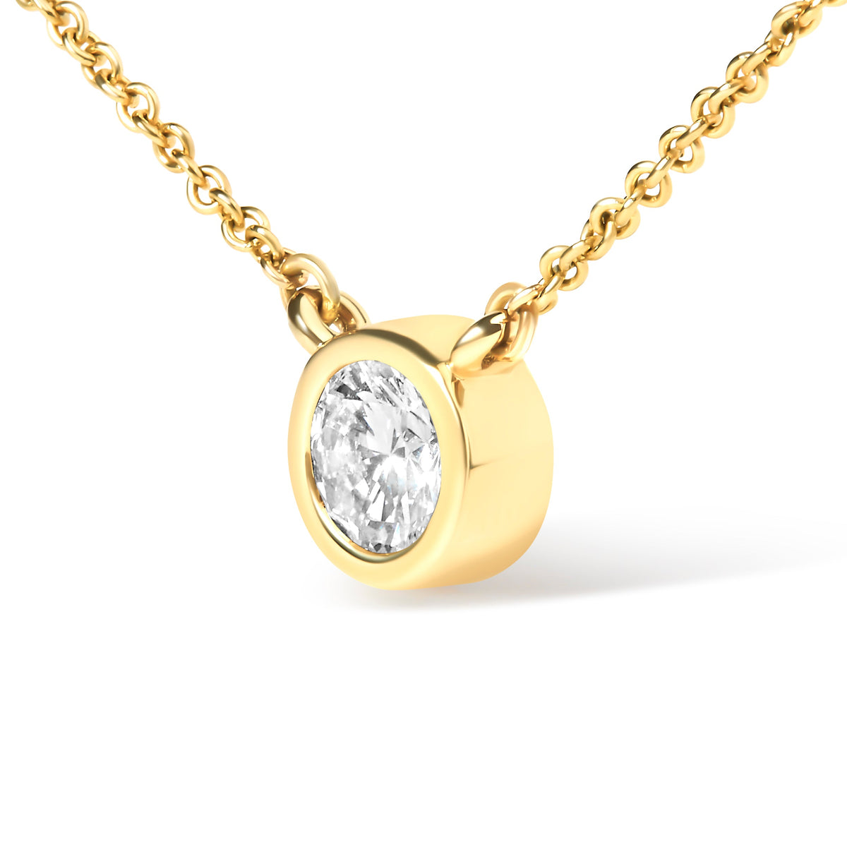 Collar con colgante solitario moderno de bisel engastado de diamante redondo brillante de 1/3 quilates en oro amarillo de 10K, 16"-18" (color H-I, claridad SI2-I1)