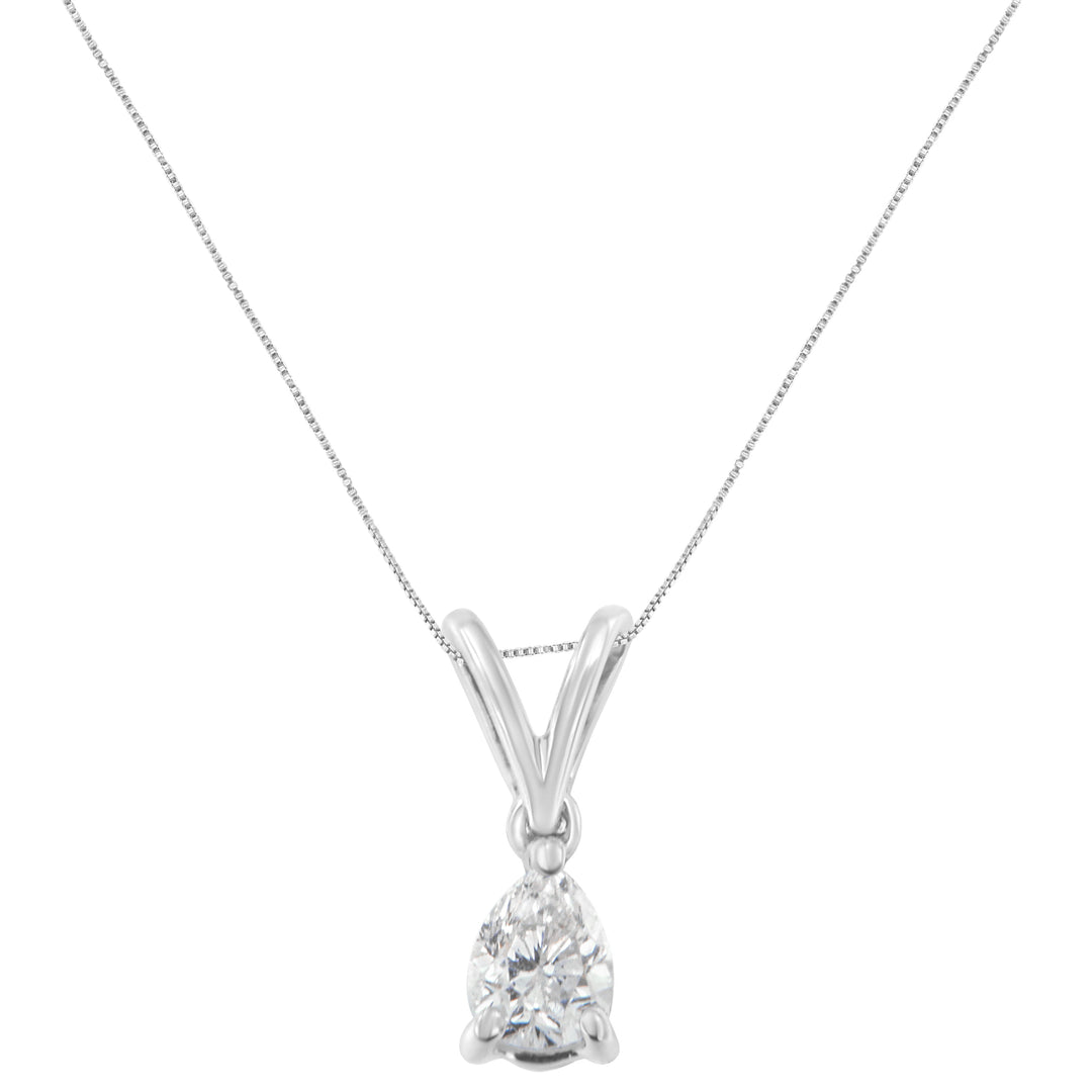 Collar con colgante de pera de diamante de oro blanco de 10K y 1/5 cttw (H-I, SI1-SI2)