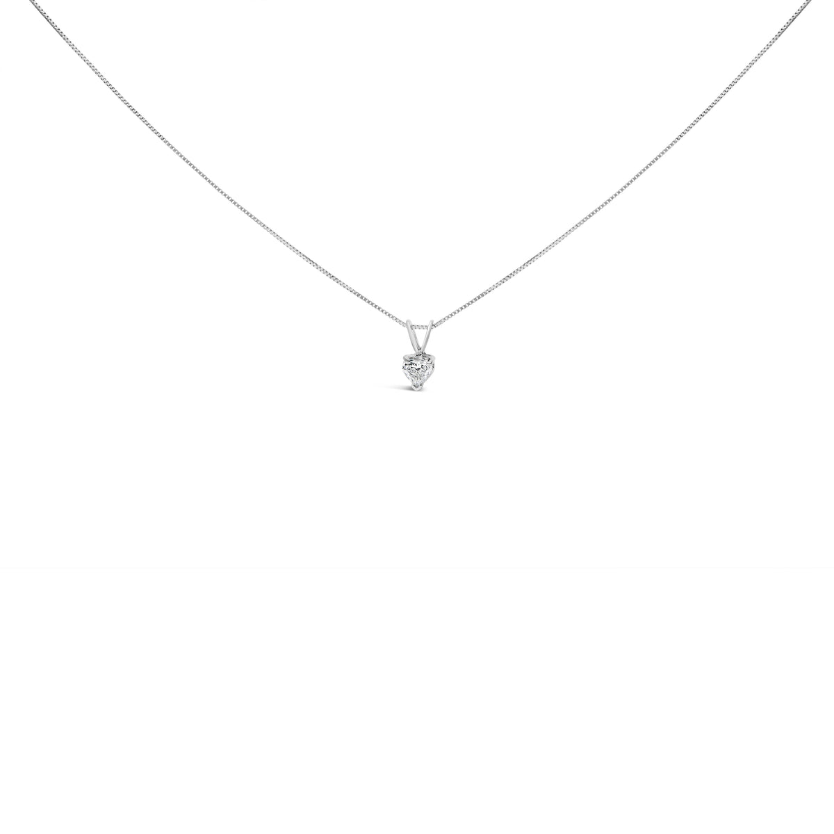Collar con colgante de oro blanco de 14K con diamante solitario clásico en forma de corazón de 3/8 Cttw y 45 cm (color H-I, claridad VS2-SI1)