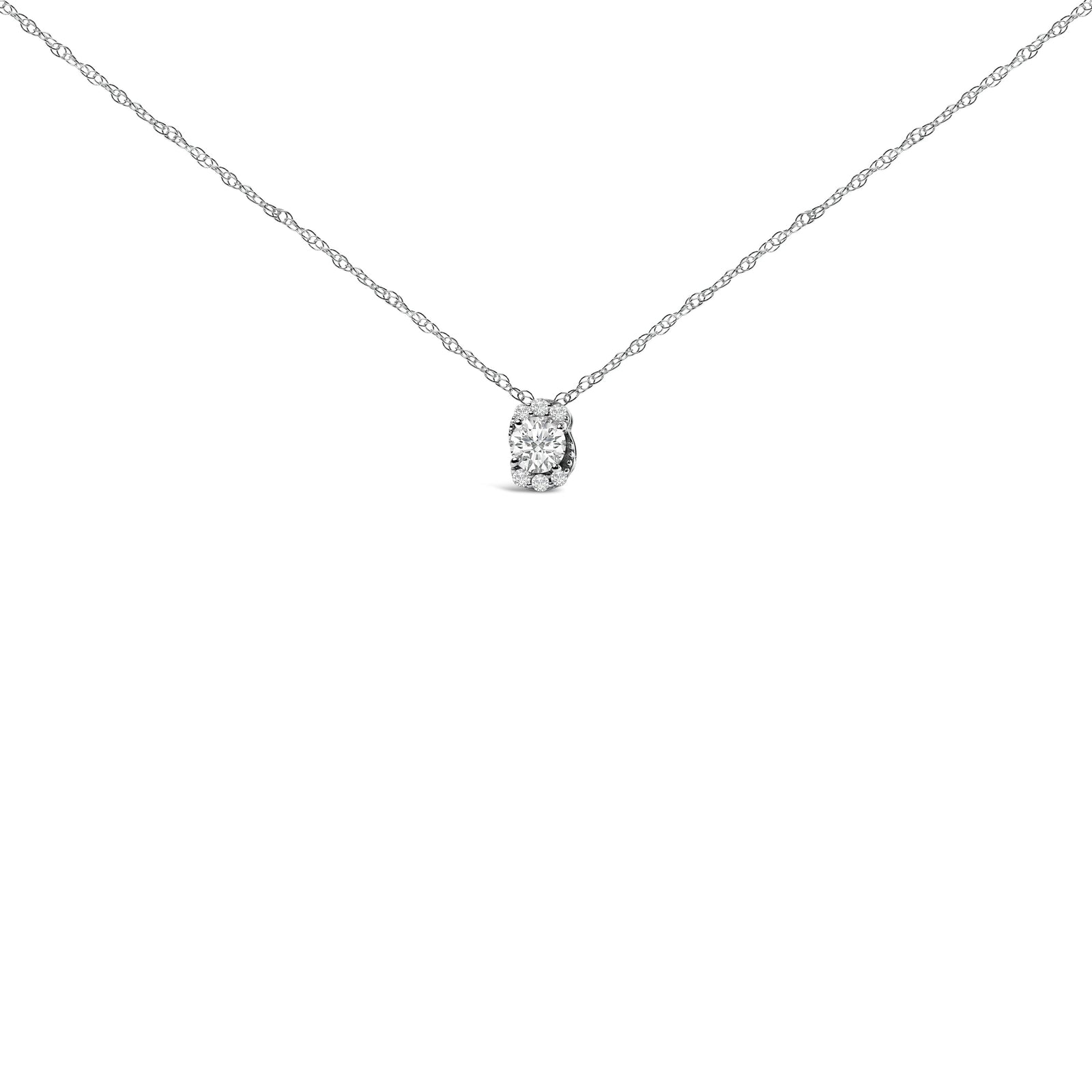 Collar Colgante de Halo Ovalado con Diamante Creado en Laboratorio de 1/2 Cttw en Plata de Ley