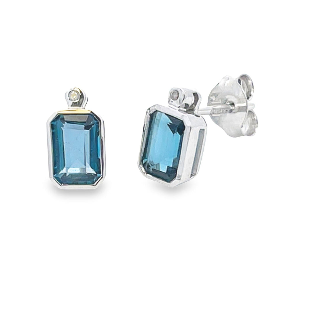 Pendientes de tuerca de oro blanco de 10 quilates con topacio azul de Londres y diamantes