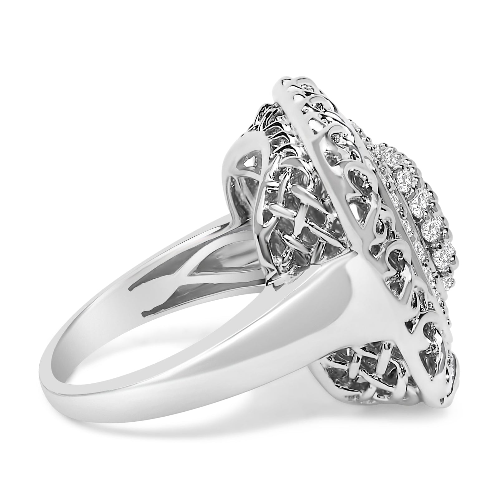 Anillo de cóctel de nudo celta de plata de ley con diamantes de 1,0 Cttw