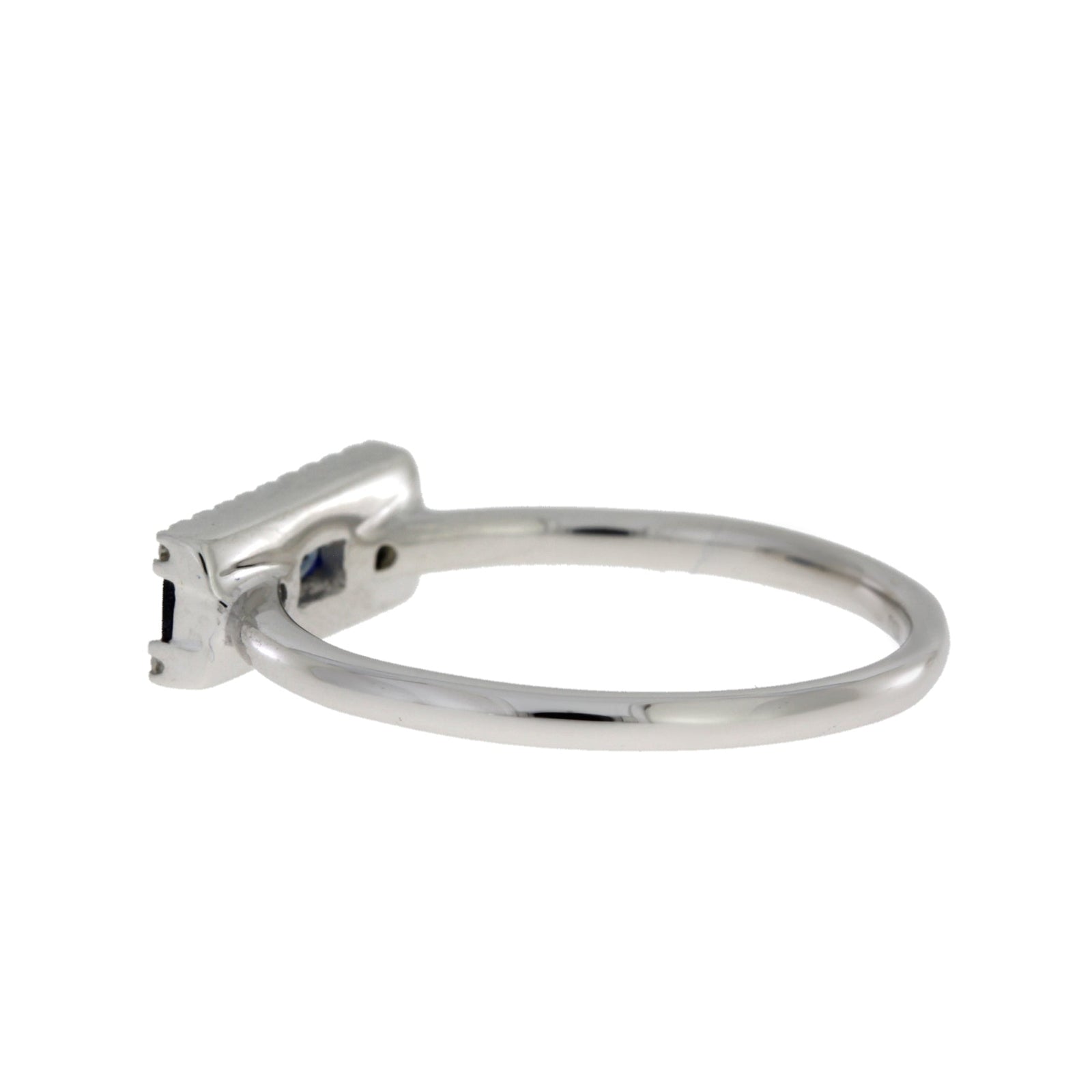 Anillo de zafiro con diamantes genuinos de .63ct en oro blanco de 14K