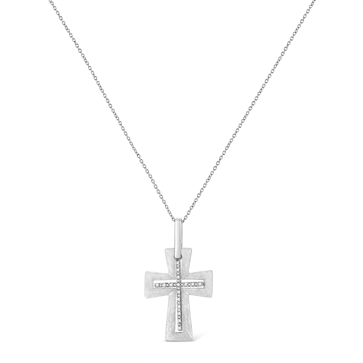 Collar con colgante de cruz con acento de diamante engarzado en plata de ley .925 de 18" (color I-J, claridad I1-I2)