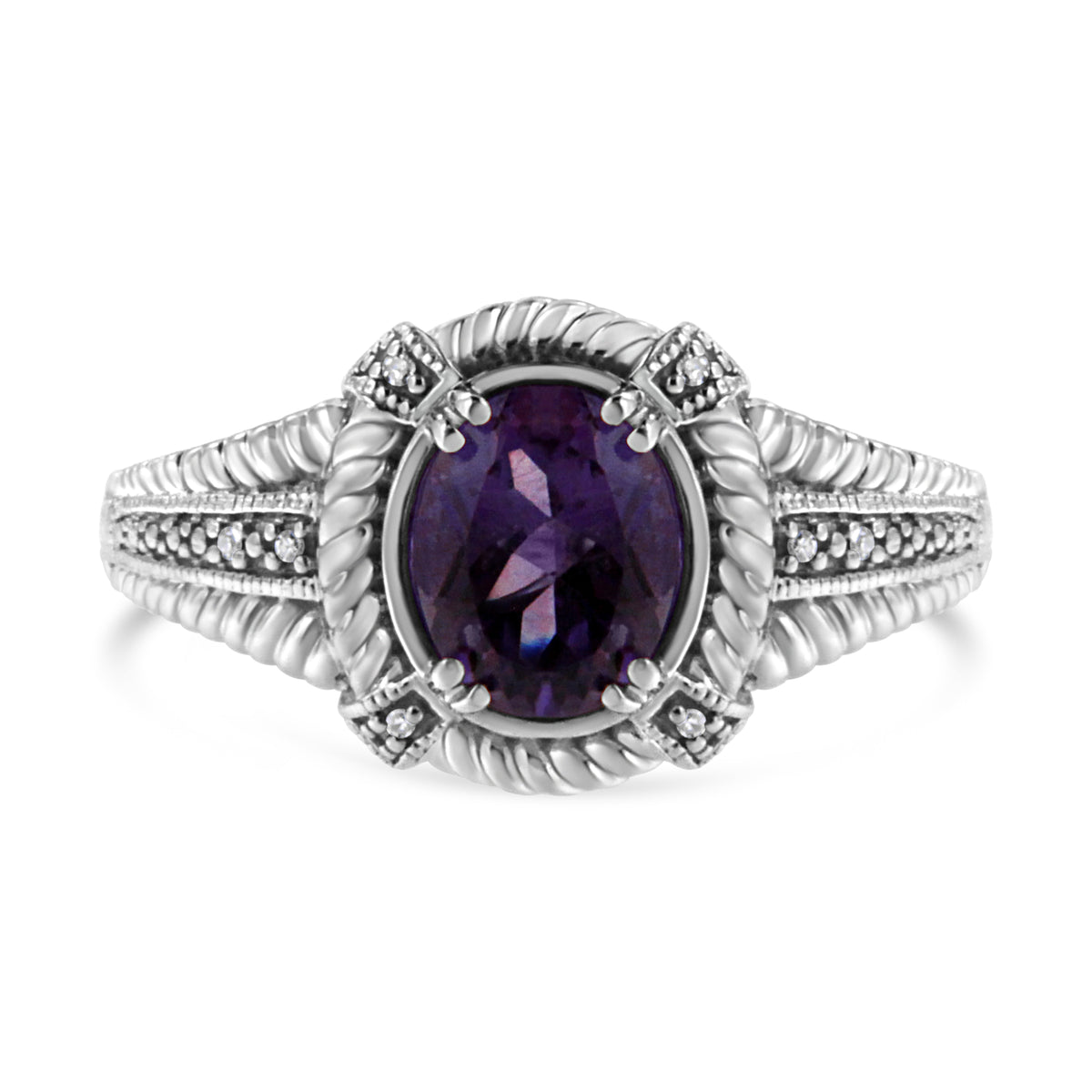Anillo de plata de ley .925 con amatista morada ovalada de 9x7 mm engastada en garra y detalles de diamantes (color I-J, claridad I1-I2) - Talla 7