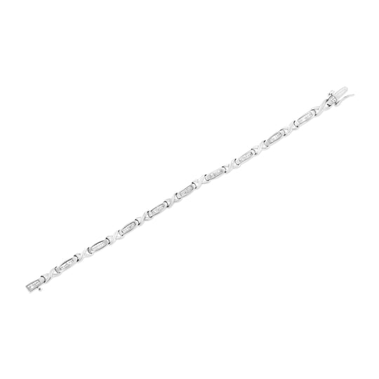 Photo of {{ product.title | truncate: 80, '' | escape }}