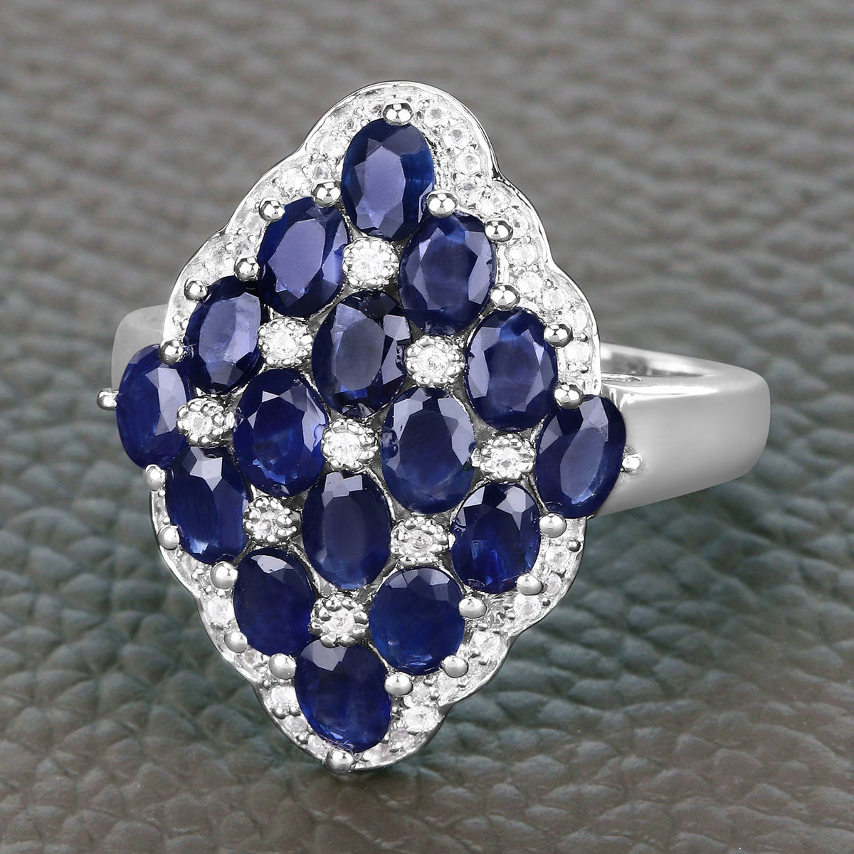 Anillo de plata de ley .925 con zafiro azul auténtico de 3.48 quilates y circonita blanca