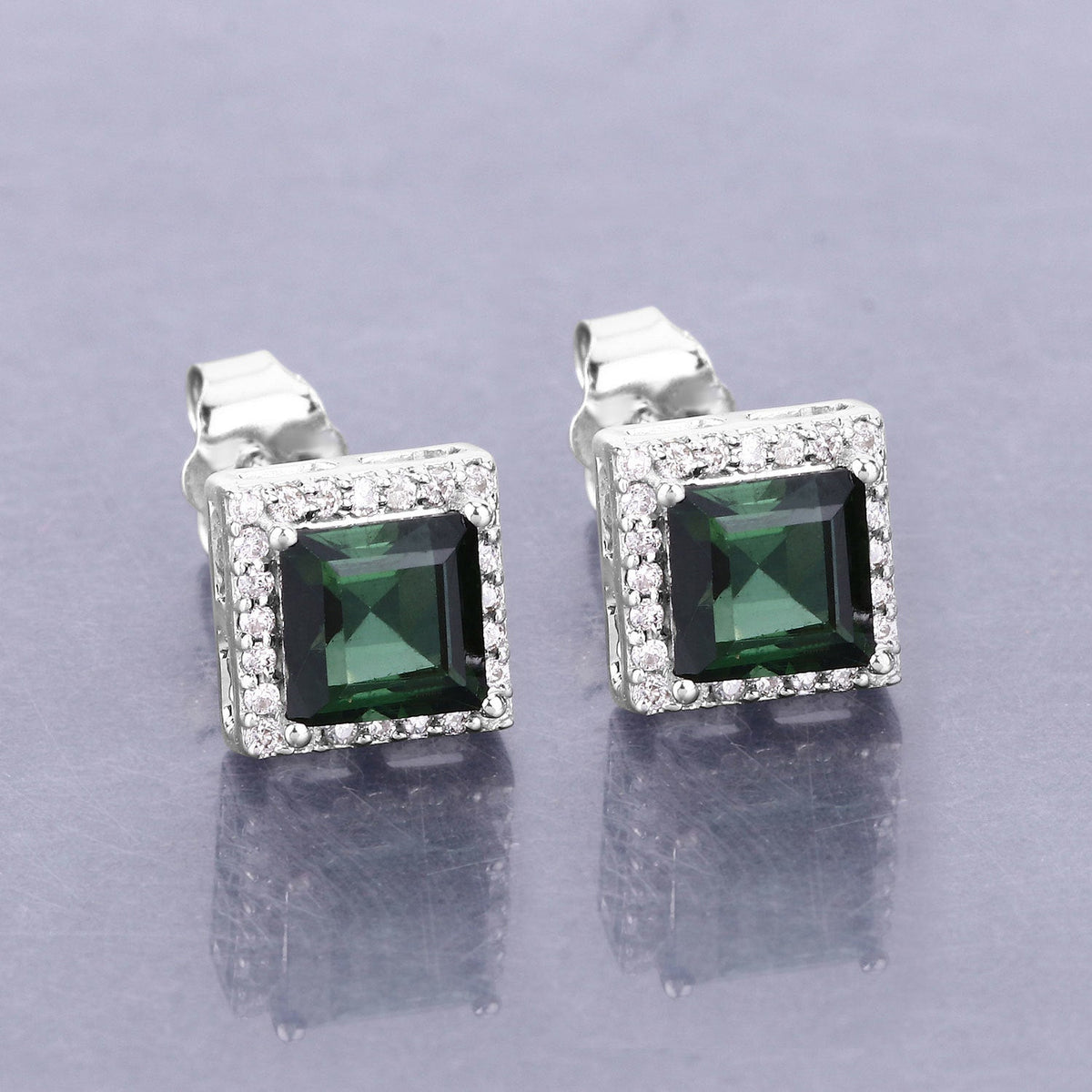Pendientes de oro blanco de 14 quilates con turmalina verde genuina de 1,55 quilates y diamantes blancos