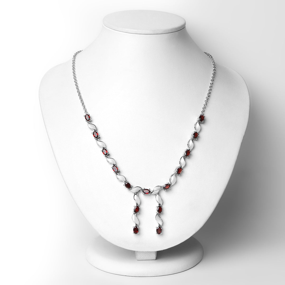 Collar de Plata de Ley .925 con Granate Genuino de 7.65 Quilates