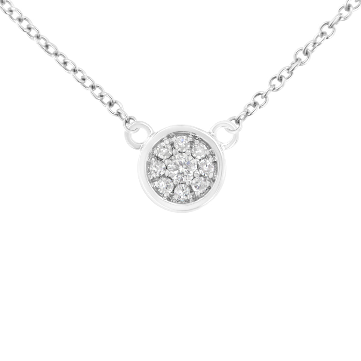 Collar con colgante de flor de diamantes de oro blanco de 10K y 1/4 Cttw (color I-J, claridad I2-I3) - Cadena ajustable de 16-18"