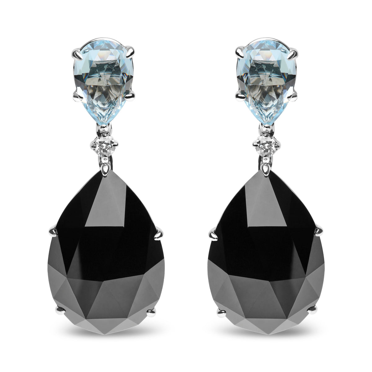 Pendientes colgantes de oro blanco de 18 quilates con diamante de 1/5 Cttw, topacio azul cielo talla pera y ónix negro talla pera (color G-H, claridad SI1-SI2)