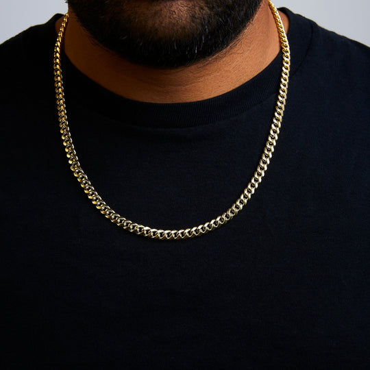 Photo of {{ product.title | truncate: 80, '' | escape }}