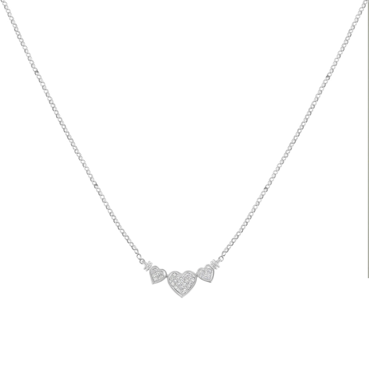 Collar con colgante de declaración de 45,72 cm con tres corazones de oro blanco de 14K y diamantes talla princesa de 1,0 quilates (color H-I, claridad SI2-I1)