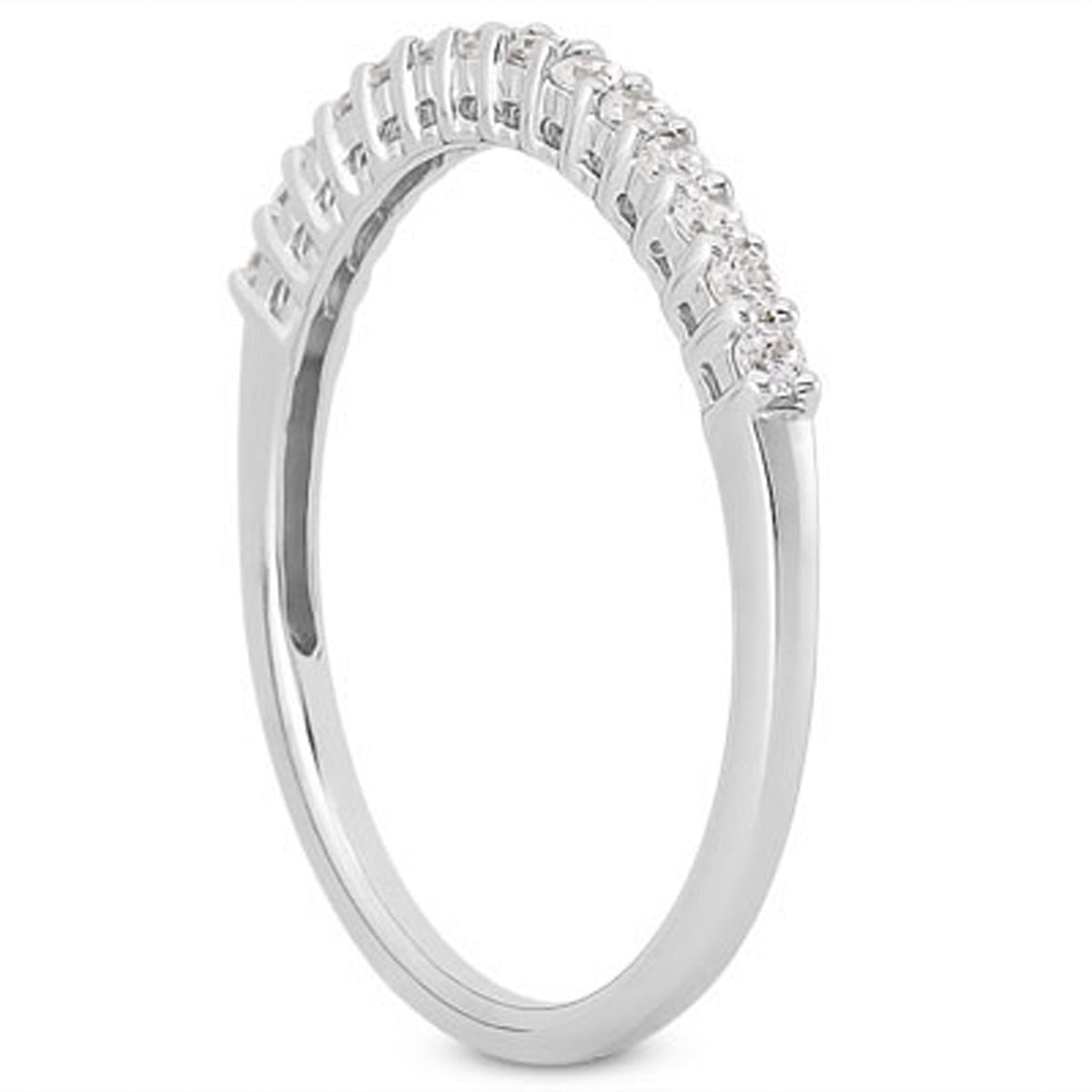 Alianza de boda de oro blanco de 14k con diamantes engastados en garras compartidas y galería tipo "airline"