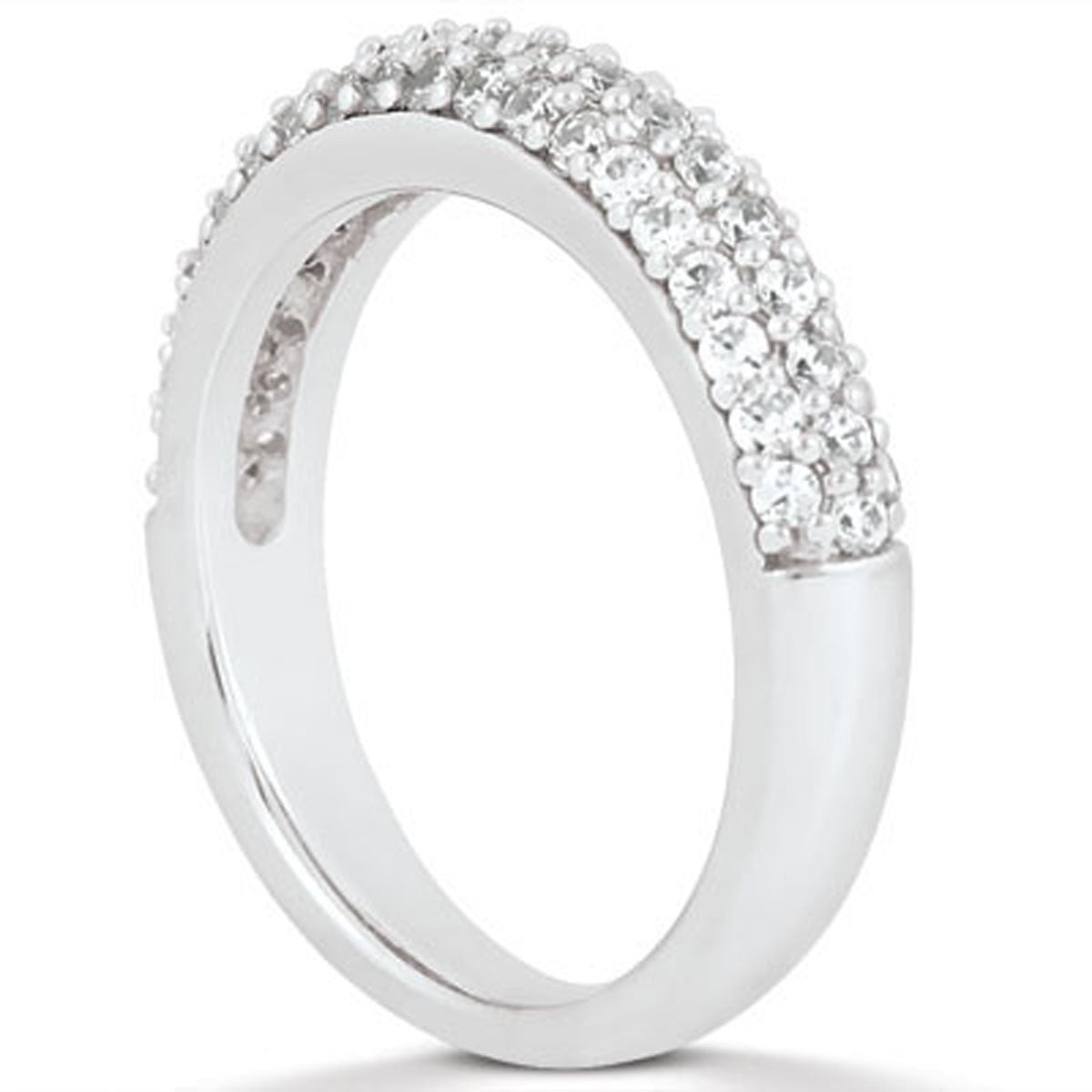 Anillo de boda de triple hilera con microincrustaciones de diamantes en oro blanco de 14 quilates