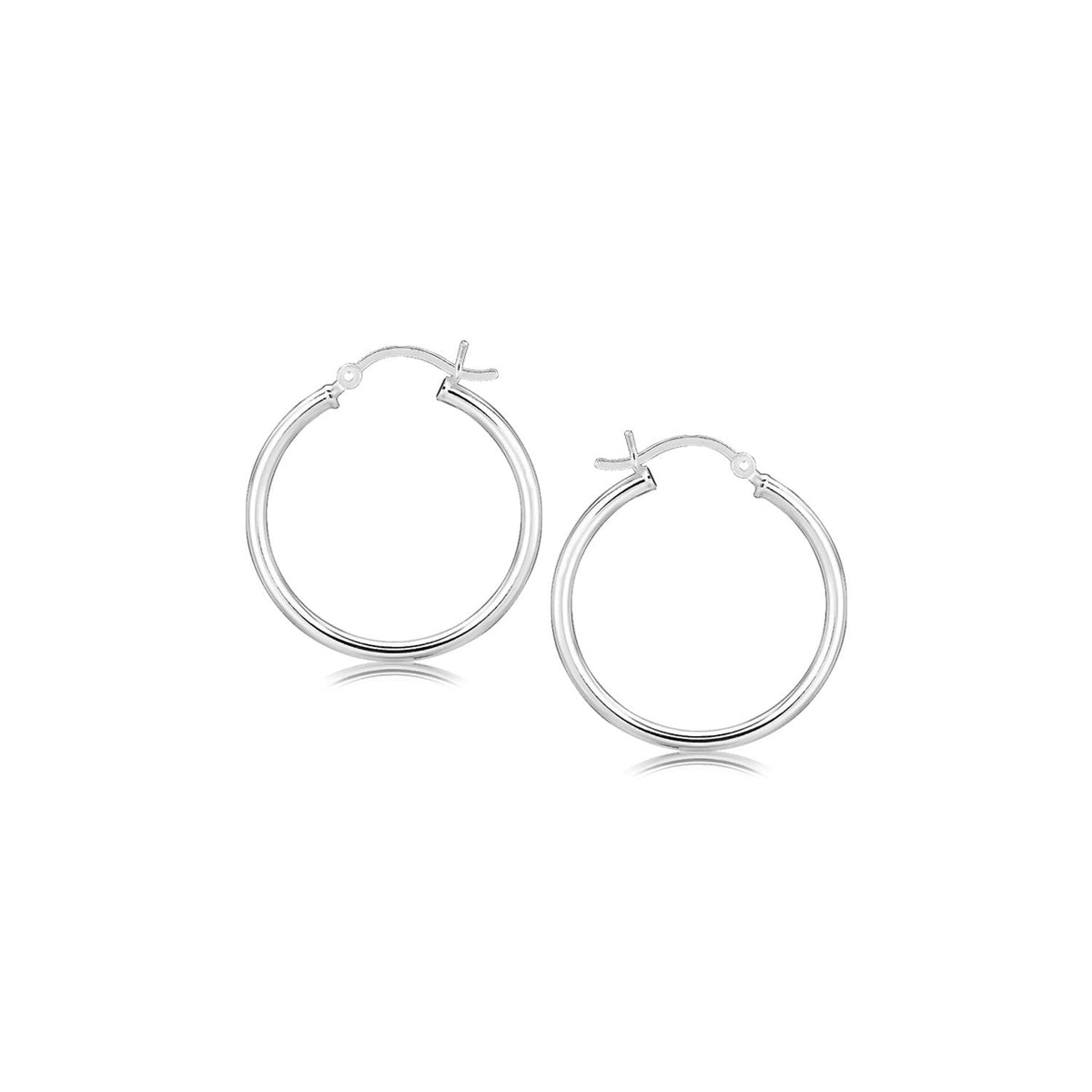 Aretes de aro finos y pulidos con motivo de chapado en rodio de plata de ley (25 mm)