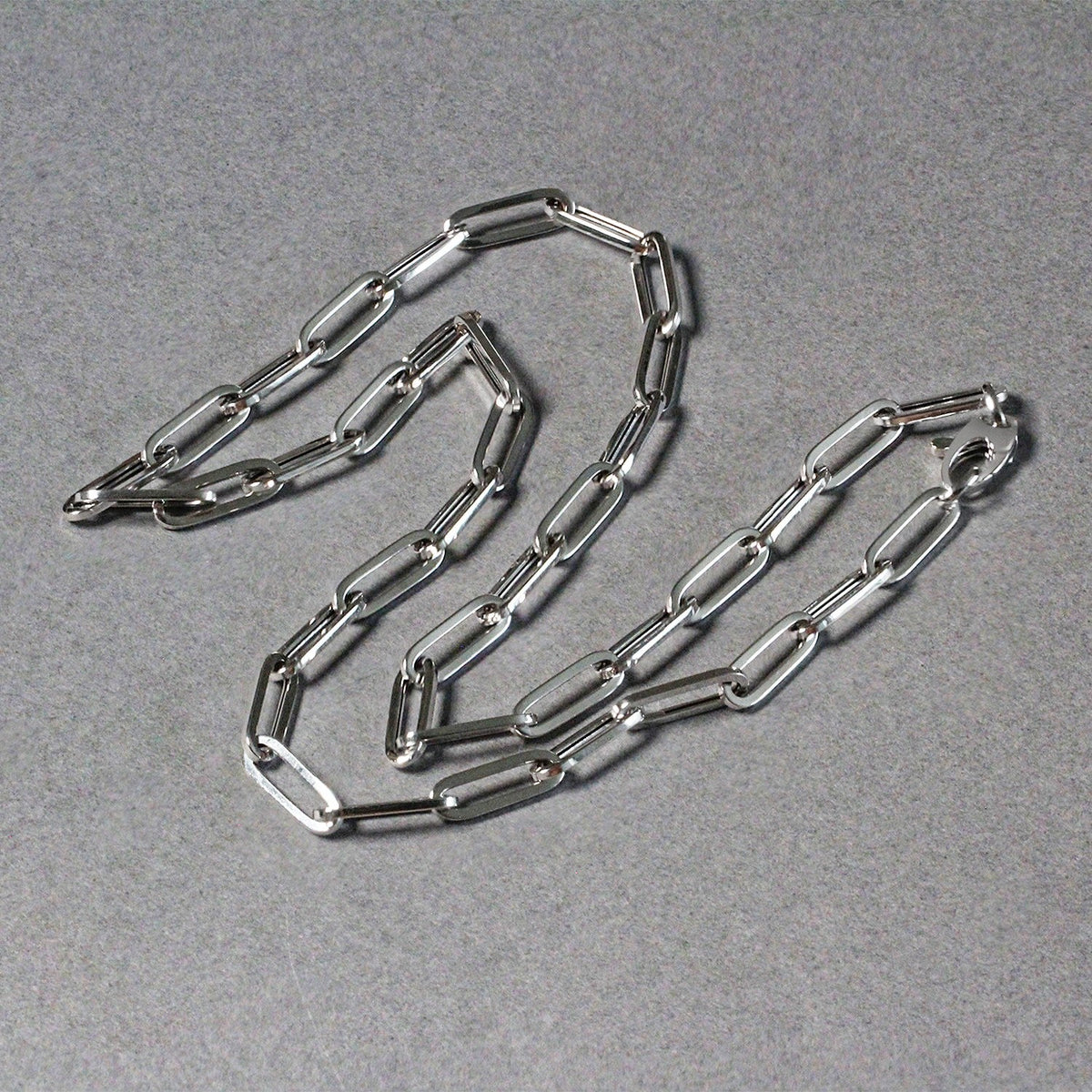 Cadena de eslabones ovalados gruesa de oro blanco de 14k (4.2 mm)