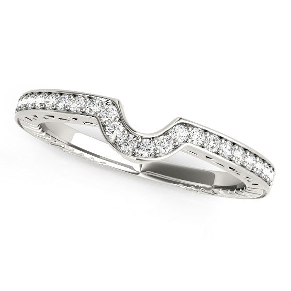 Anillo de boda curvo de oro blanco de 14k con engaste de garras (1/8 ct. p.a.)