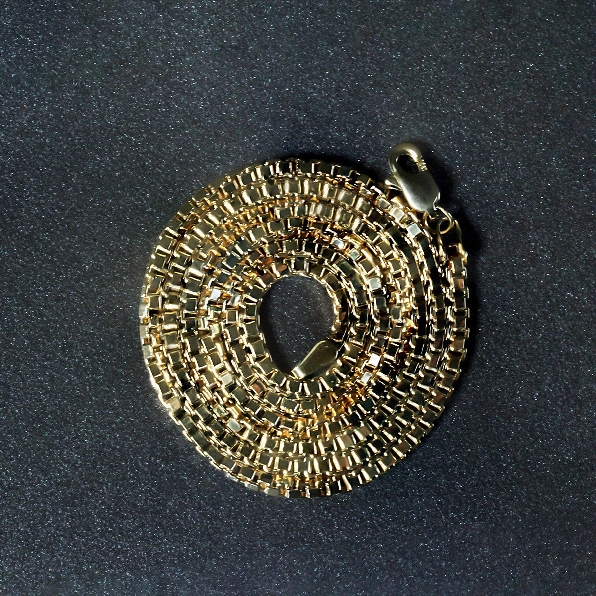 Cadena estilo Box semimaciza de oro amarillo de 14k y 2.0mm