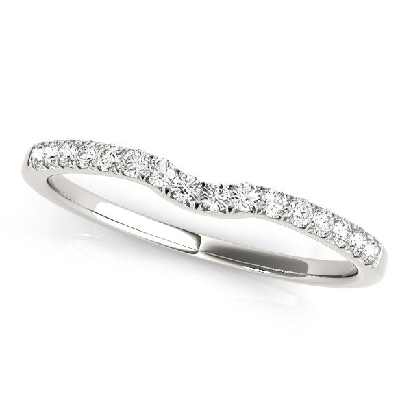 Anillo de boda de oro blanco de 14k con diamantes engastados en pavé curvo (1/8 quilates peso total)