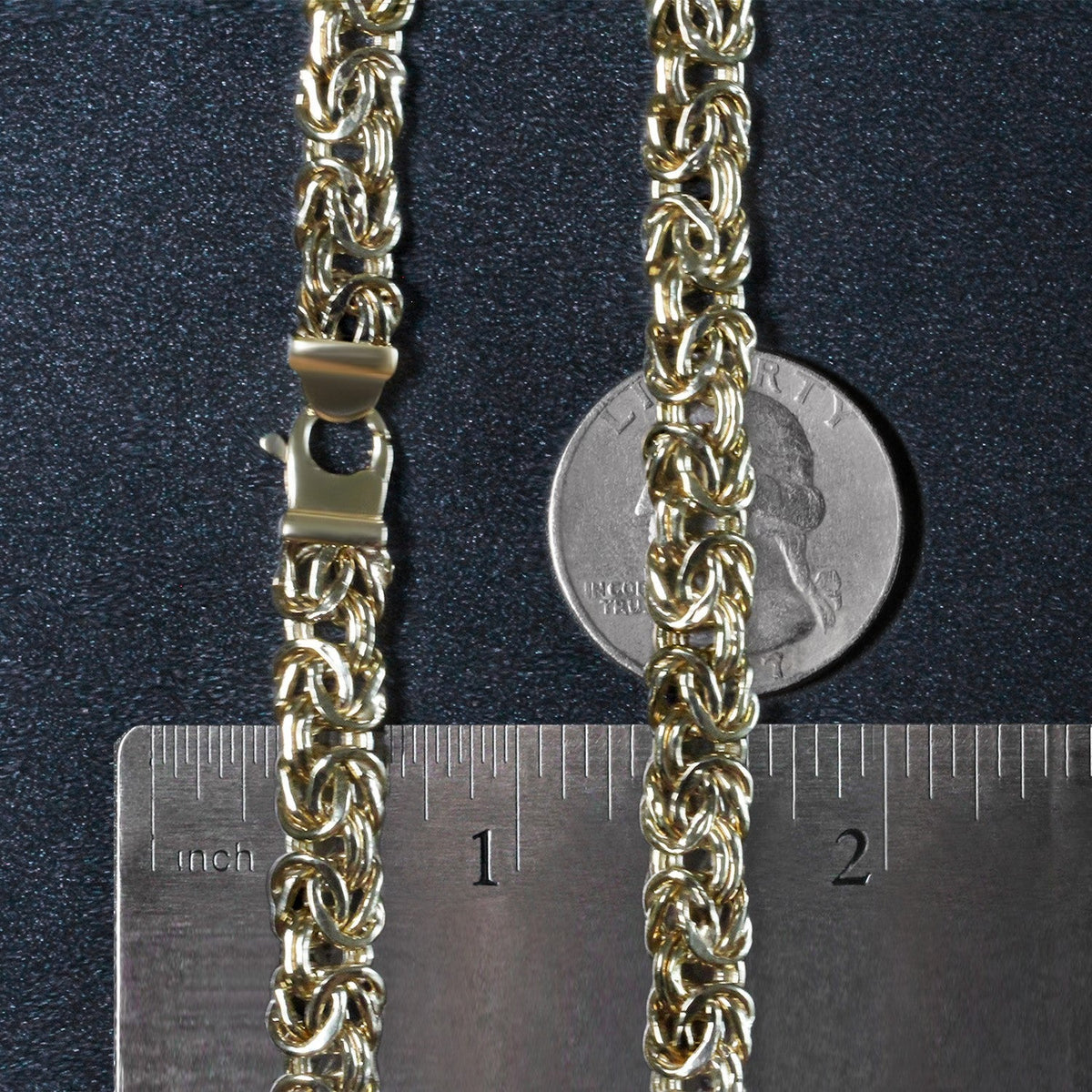 Gargantilla de cadena de oro amarillo de 14k con motivo bizantino