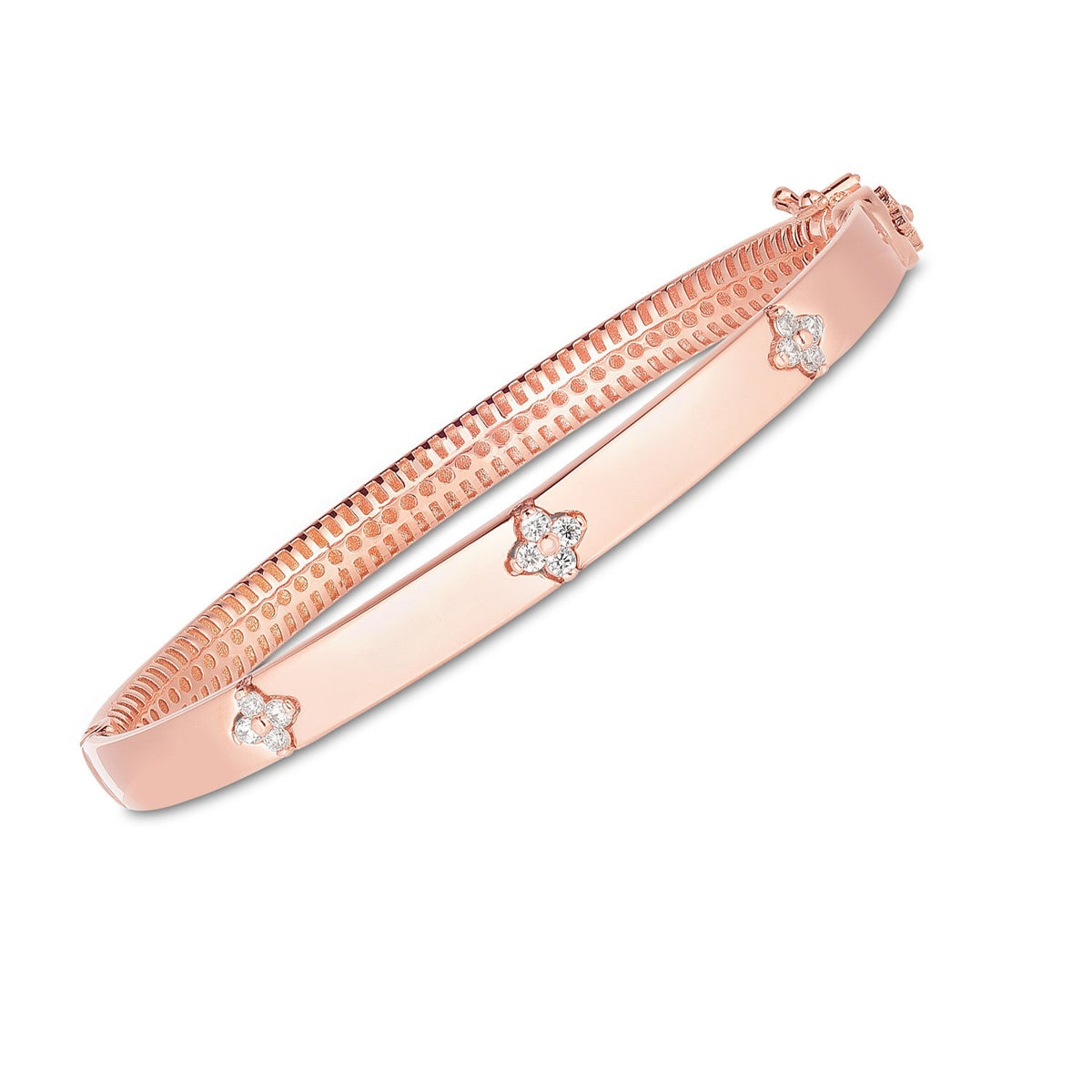 Pulsera rígida de oro rosa de 14k con diamantes de trilogía (5.40 mm)