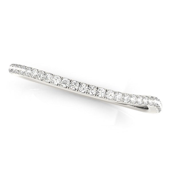 Anillo de boda curvo delgado con diamantes de oro blanco de 14k (1/10 cttw)