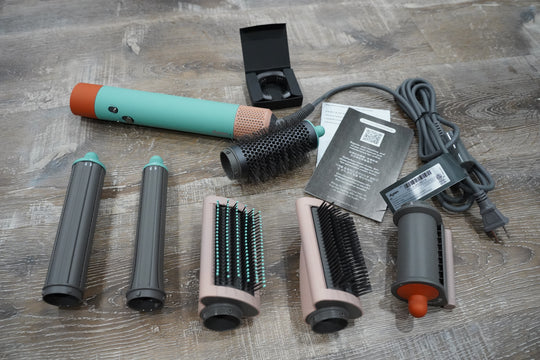 Photo of {{ product.title | truncate: 80, '' | escape }}