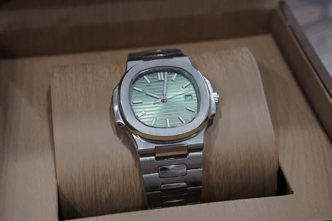 Patek Philippe Nautilus 5711/1A-014 | Olive Green Dial | New