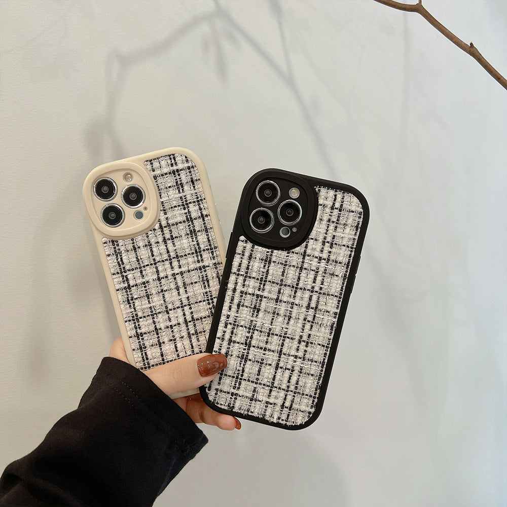 La funda Xiaoxiangfeng iphone16 es adecuada para iPhone 17pro max 11, mujeres 12, simple 15, rejilla blanca y negra 8, franela.