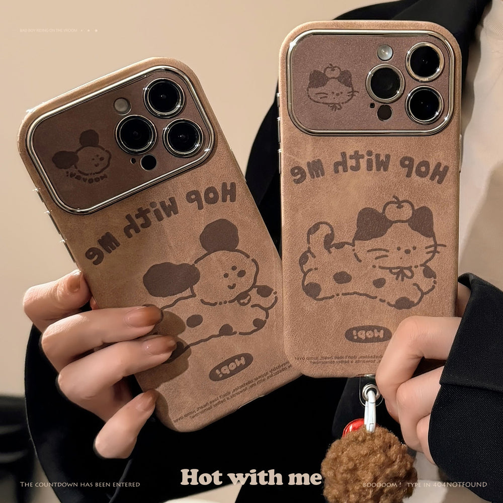 Funda de iPhone de dibujos animados marrones para iPhone 16, gamuza 15promax, cuerda de bola de pelo 14, pareja de otoño e invierno 17