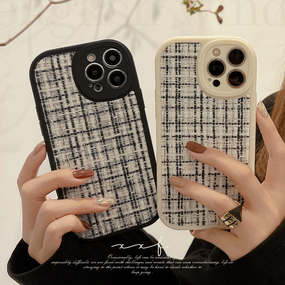 La funda Xiaoxiangfeng iphone16 es adecuada para iPhone 17pro max 11, mujeres 12, simple 15, rejilla blanca y negra 8, franela.