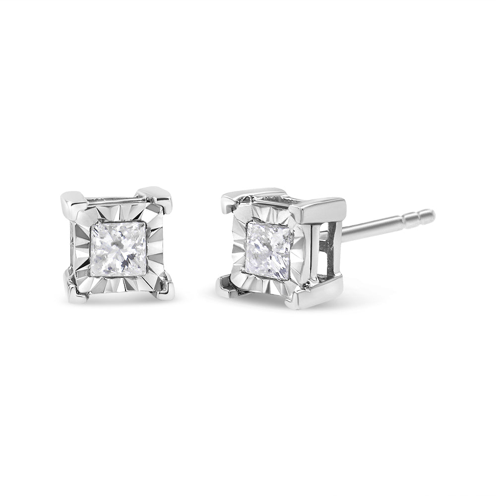 Pendientes de tuerca solitario con diamantes de talla princesa de 1/2 quilate, engaste milagro, plata de ley .925 (color I-J, claridad SI1-SI2)