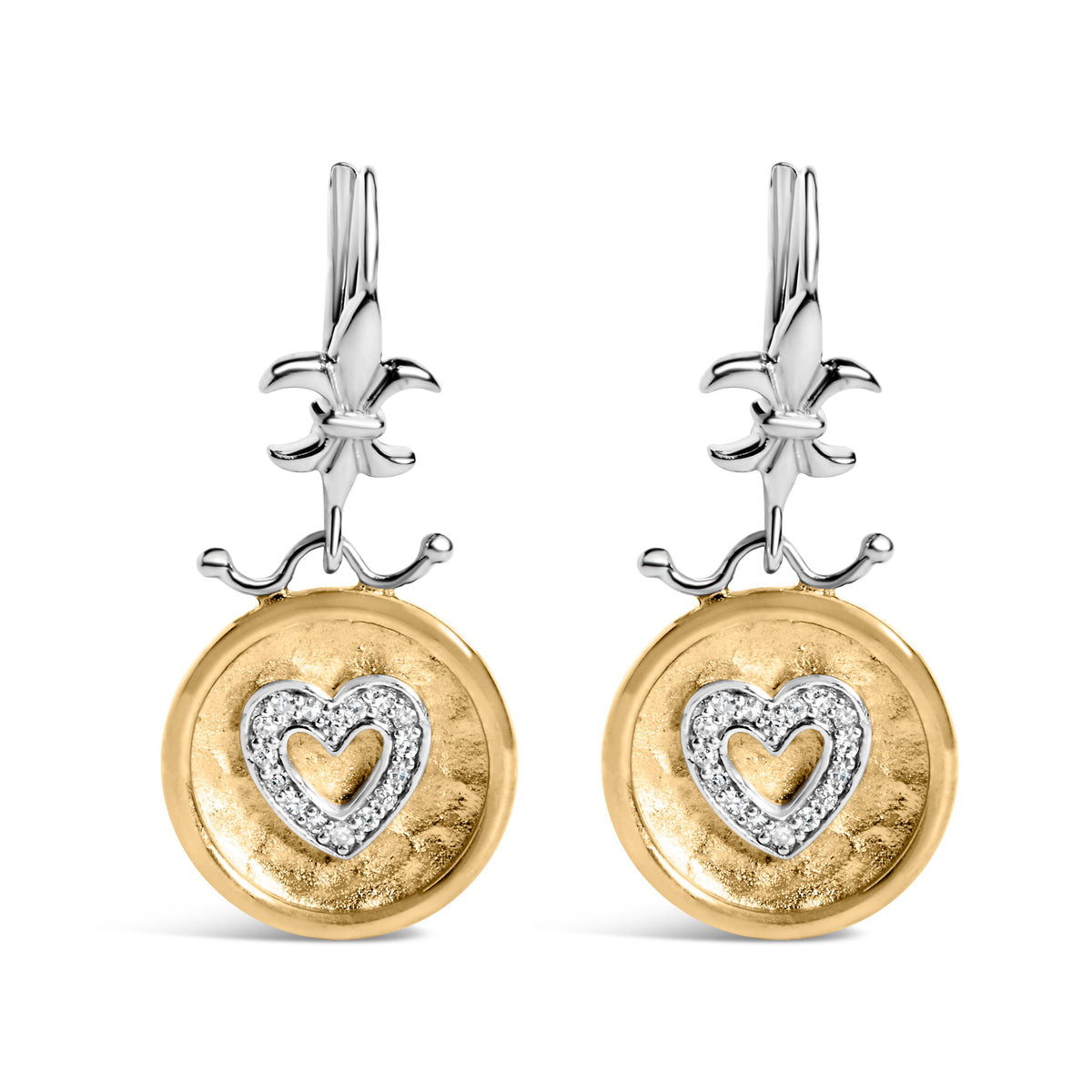 Pendientes colgantes de corazón de medallón con acabado martillado de diamantes de 1/8 Cttw en plata de ley .925 con baño de oro amarillo de 18 quilates (color I-J, claridad SI1-SI2)