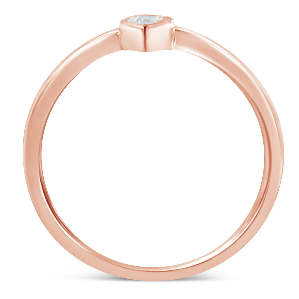 Anillo de moda pequeño con forma de pera de lágrima con engaste "milagro" de diamante de 1/20 quilates de plata esterlina .925 chapada en oro rosa de 14 quilates (color J-K, claridad I1-I2) - Talla 6