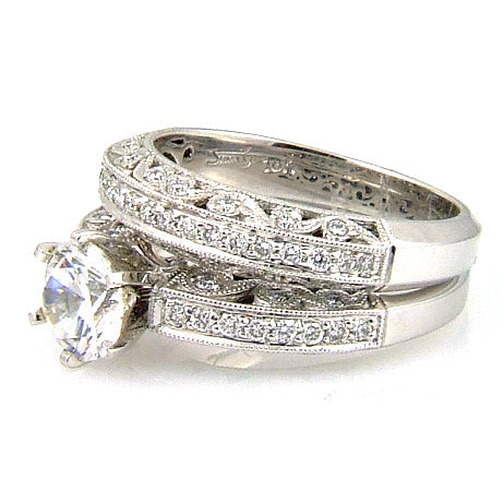 Anillo de compromiso estilo antiguo de 0,54 ct en oro blanco de 18 qt