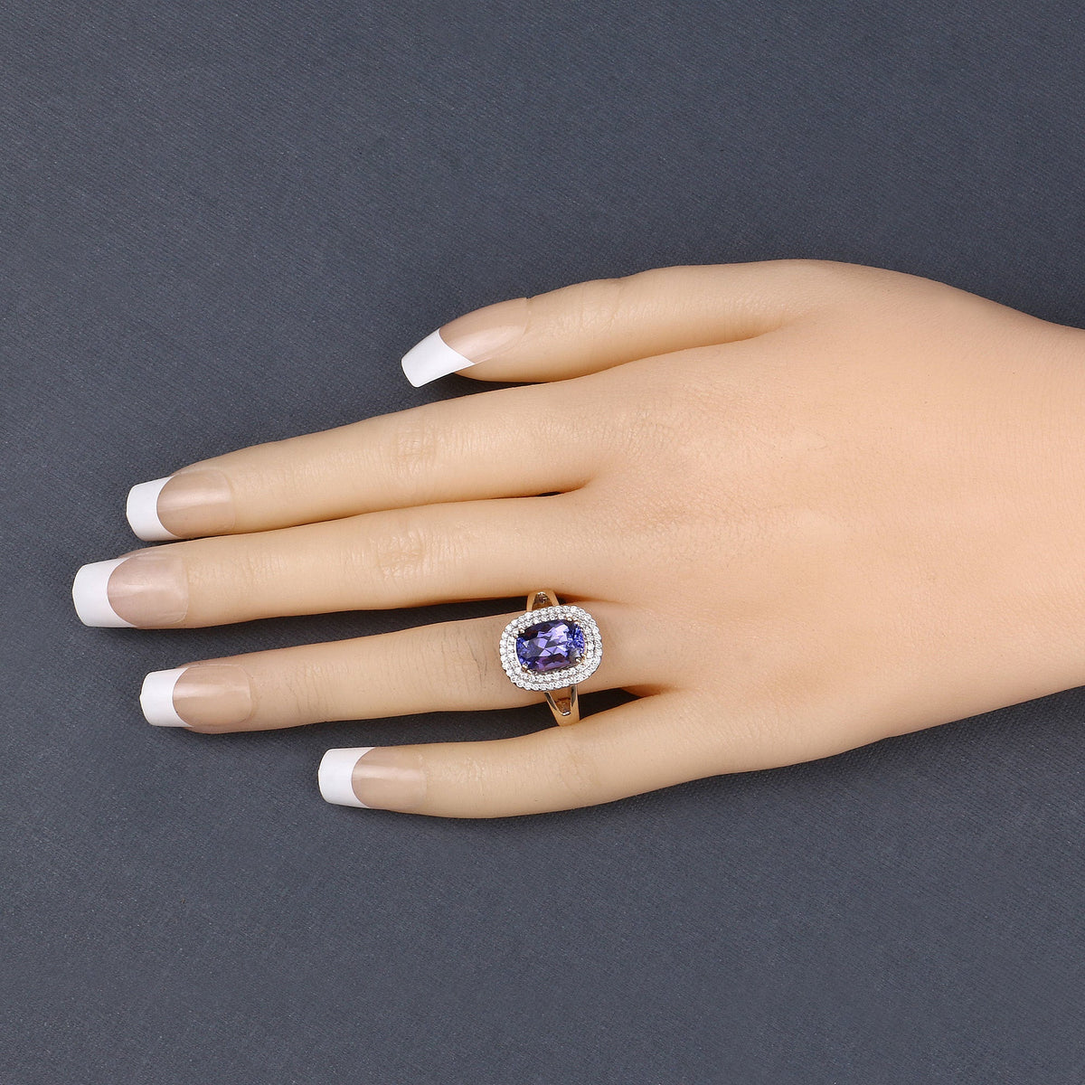 Anillo de oro amarillo de 14 quilates con tanzanita genuina de 3,33 quilates y diamantes blancos