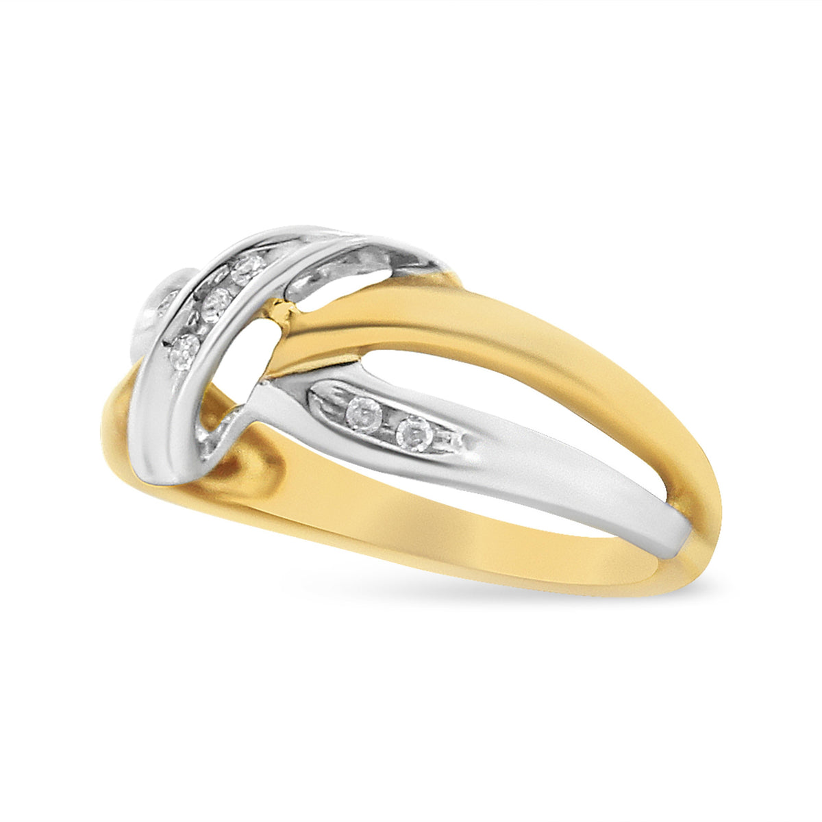 Anillo de oro amarillo y blanco de 10 quilates con diamantes de talla redonda de 1/20 quilates y diseño en bypass (Color I2, Claridad I-J)