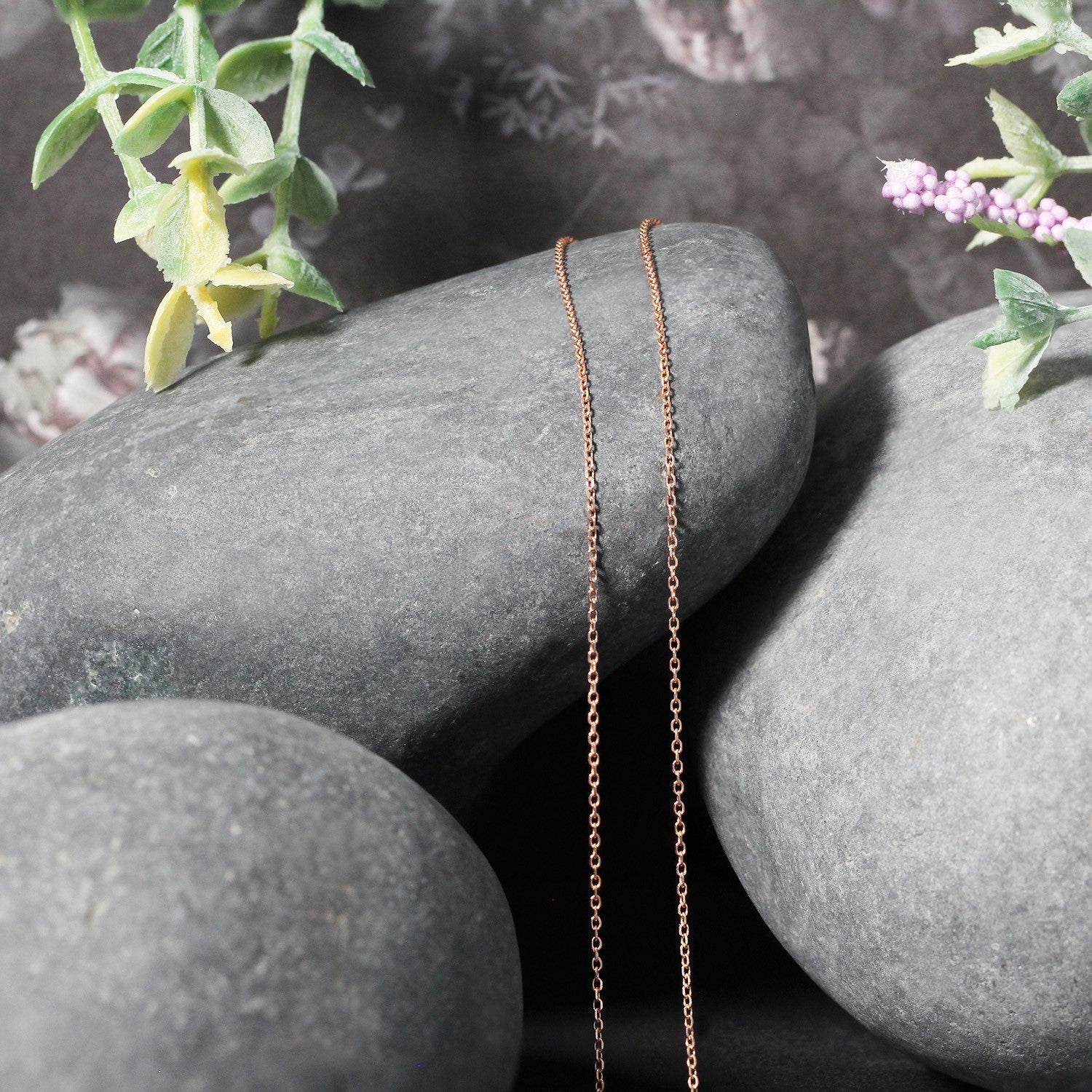 Cadena de eslabones de cable con corte de diamante en oro rosa de 18k (0.75 mm)