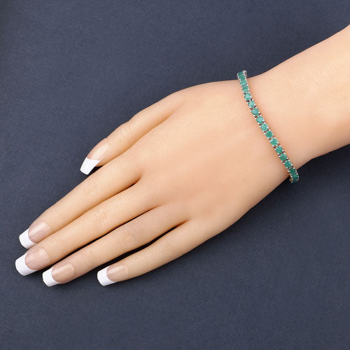 Photo of {{ product.title | truncate: 80, '' | escape }}