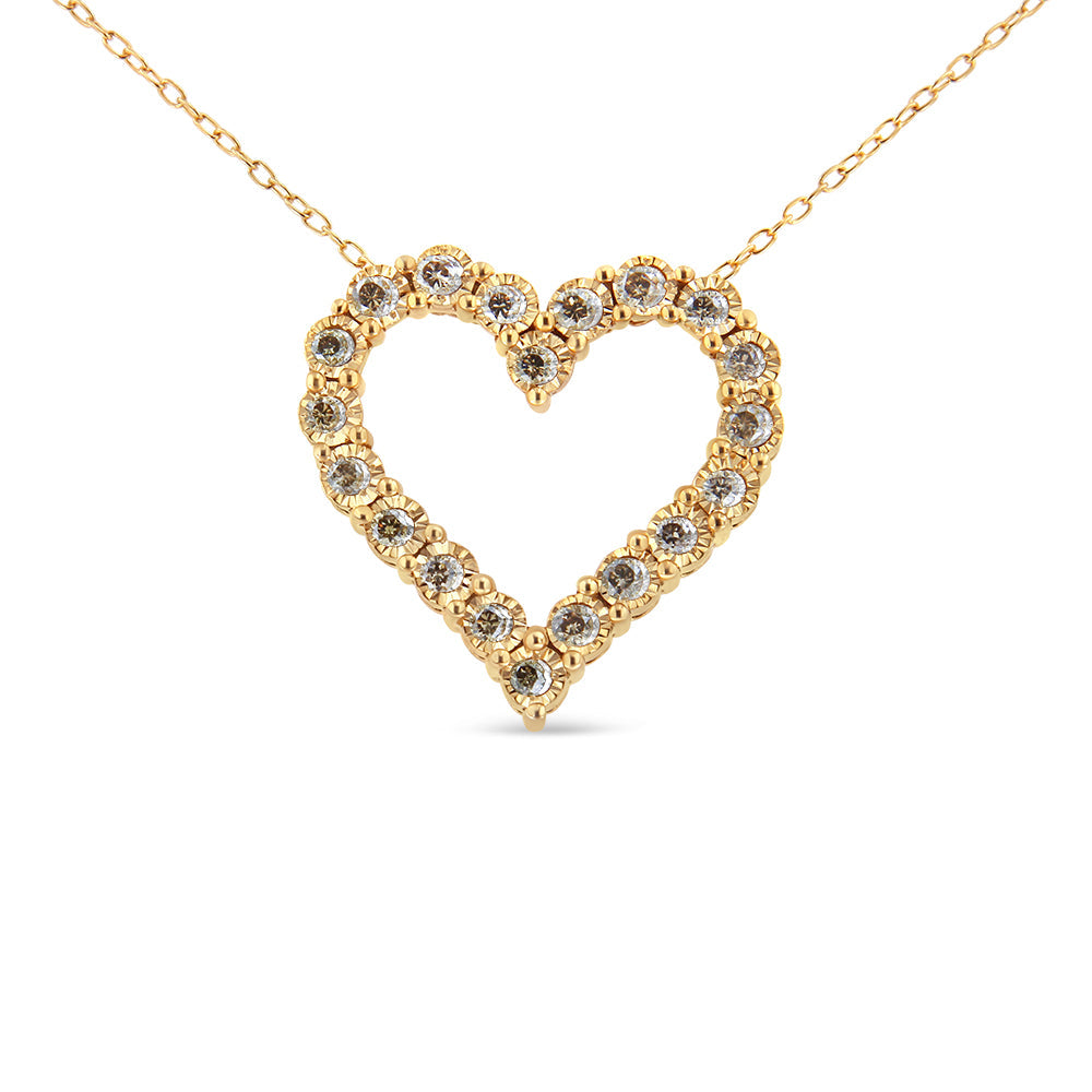 Collar con colgante de corazón de placa milagro de diamante color champán de 1/2 quilate, de plata de ley .925 con baño de oro amarillo de 10 quilates (Color K-L, Claridad I1-I2) - 18"
